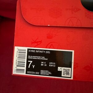 Nike Kyrie Infinity Shoe size 7.0Y